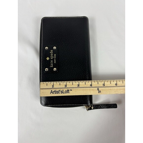 Kate Spade Wellesley Neda Black Pebbled Leather Wallet Zip Around Credit Card - Picture 8 of 9
